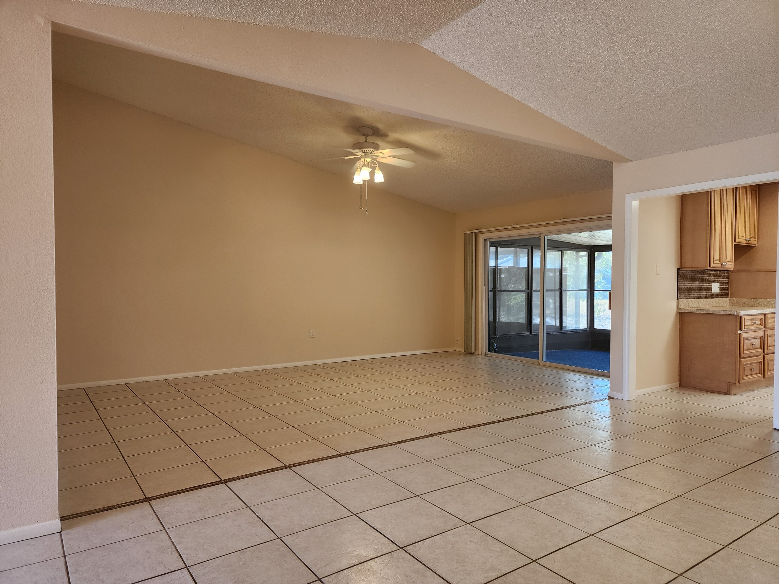 20-living room A (2)